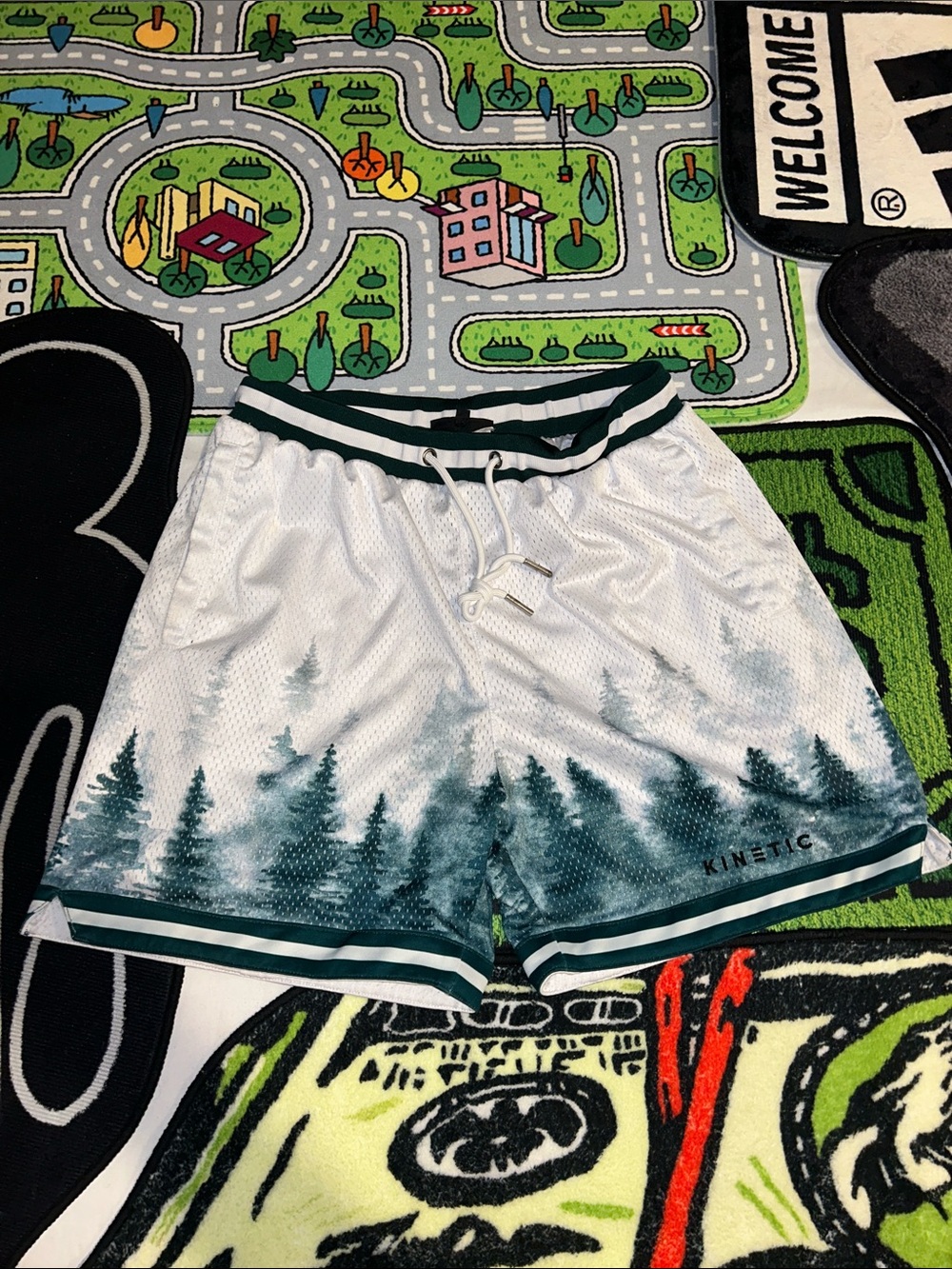 Kinetic Kings White & Green Forest Print Athletic Shorts